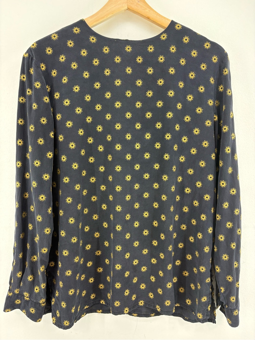 Vintage Doncaster Black Long-Sleeve Top with Yellow Sun Motif 100% Silk Size 8